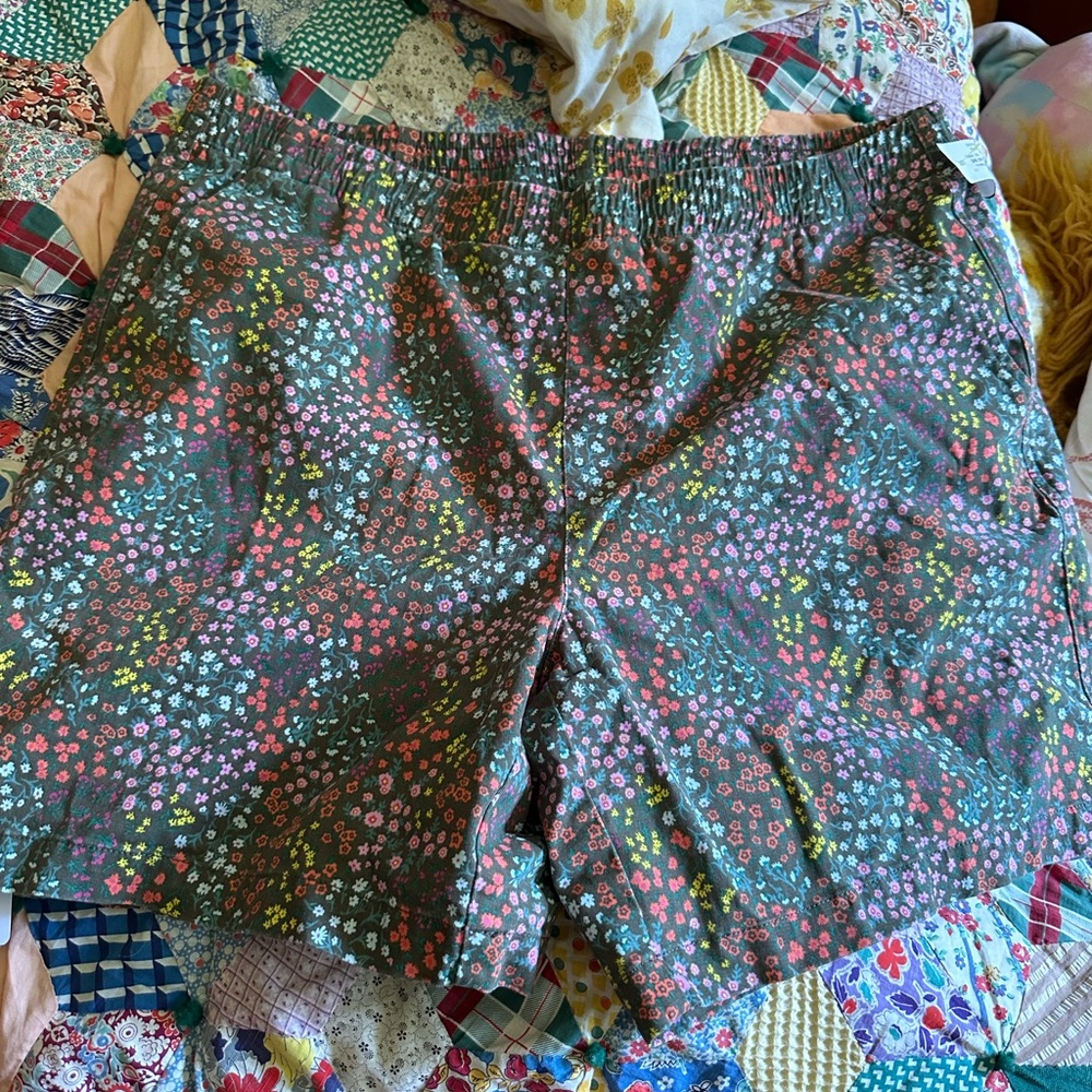 Lands' End Green and Red Bermuda Shorts Relaxed Fit
